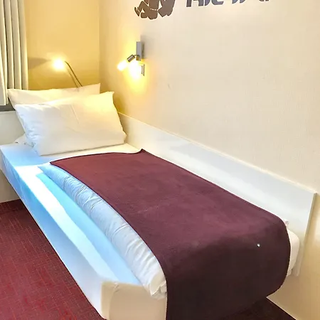 伊莉莎白萨加尔尼酒店 招待所 2*