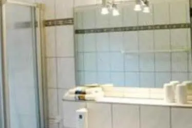 伊莉莎白萨加尔尼酒店 招待所 2*